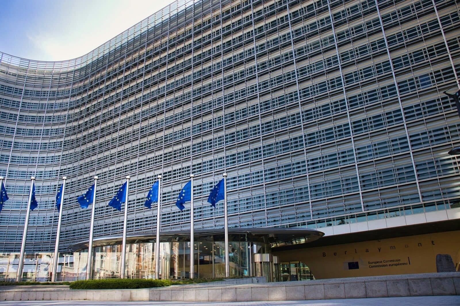 EÚ oceňuje investície Slovenska do vedy a výskumu - Gallery Image 1