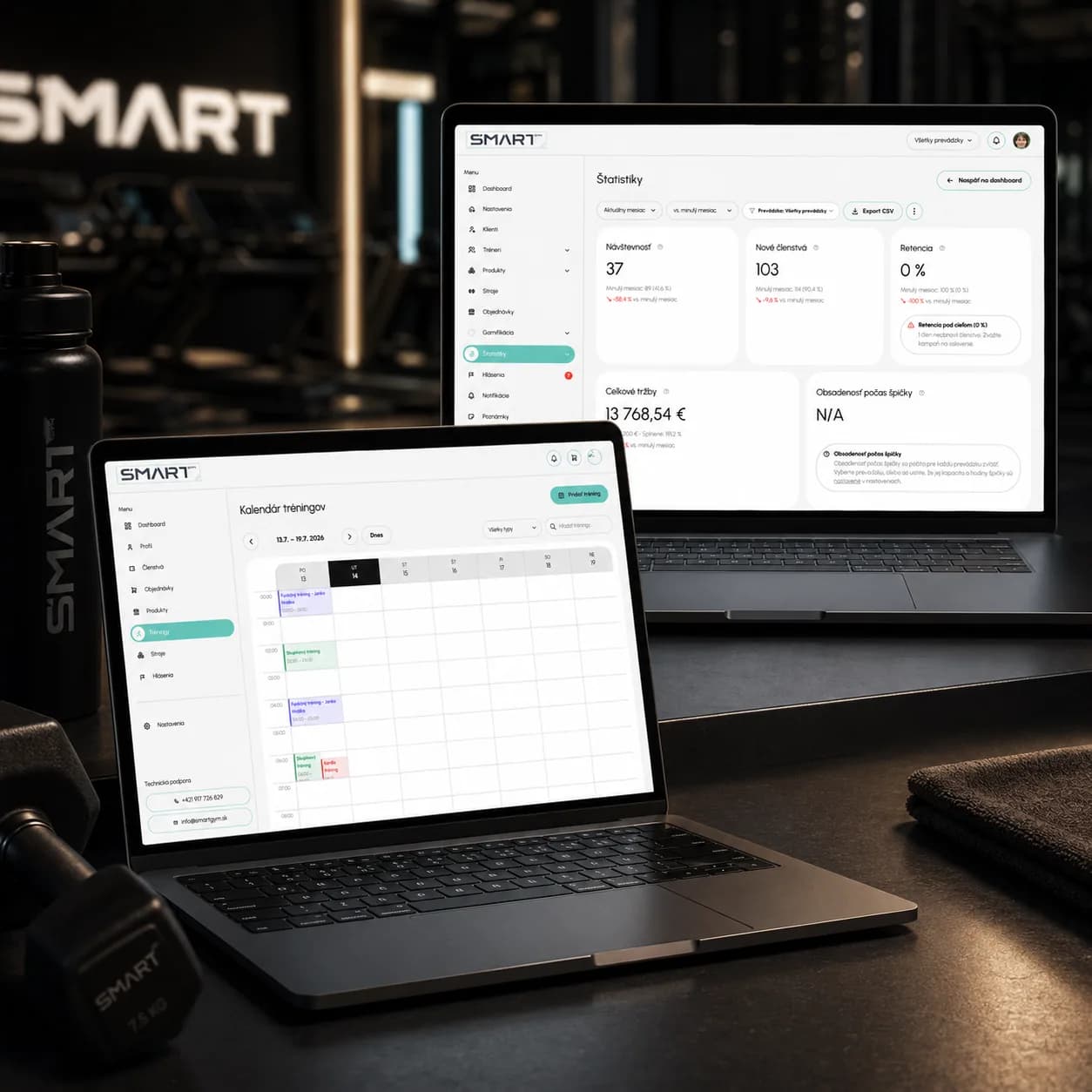 Provozní statistiky a tréninkový kalendář SmartGym na noteboocích